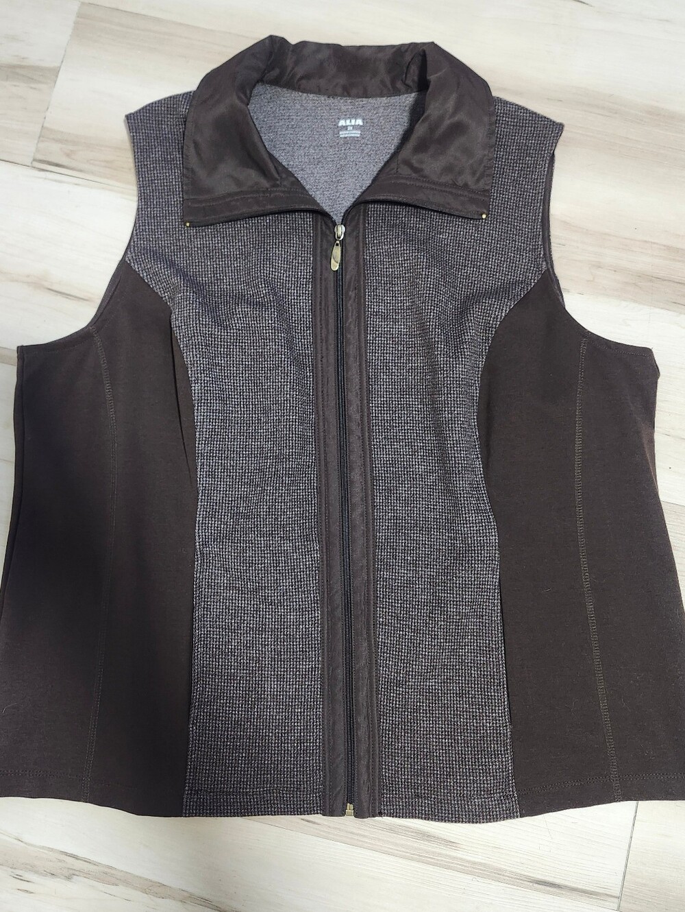 Alaia Dark Brown Textured Zip-Front Vest With Pockets